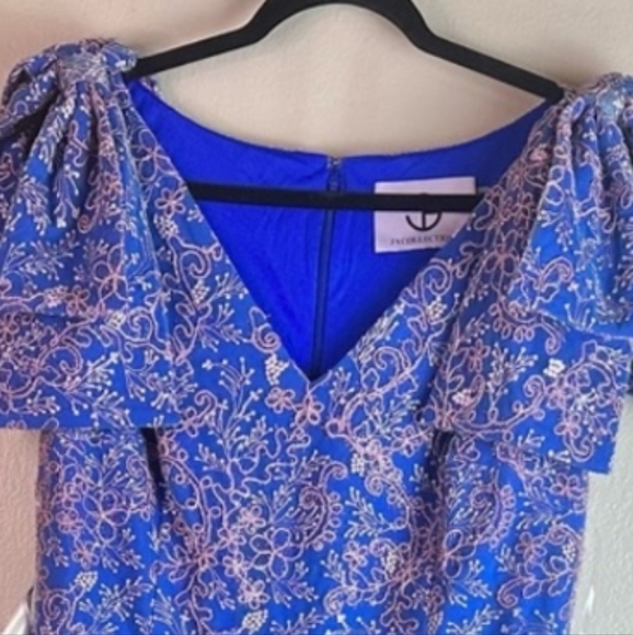 JS Collections Kamilla Bow mermaid gown - Picture 5 of 8